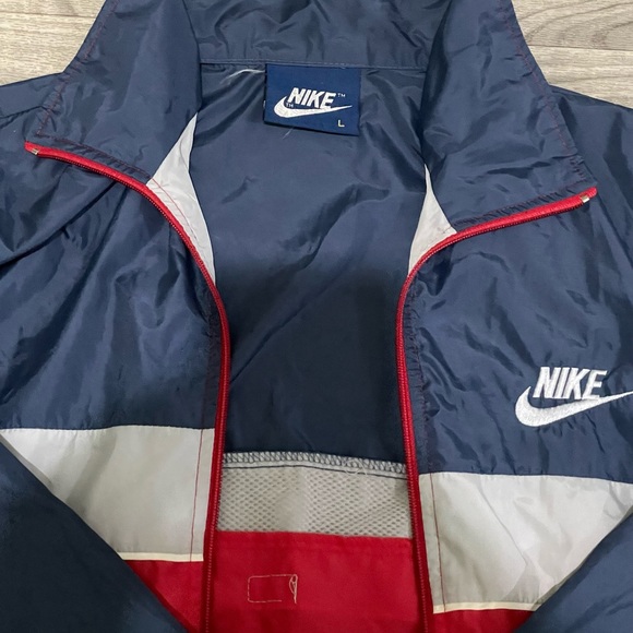 Vintage Nike Windbreaker - Picture 3 of 6